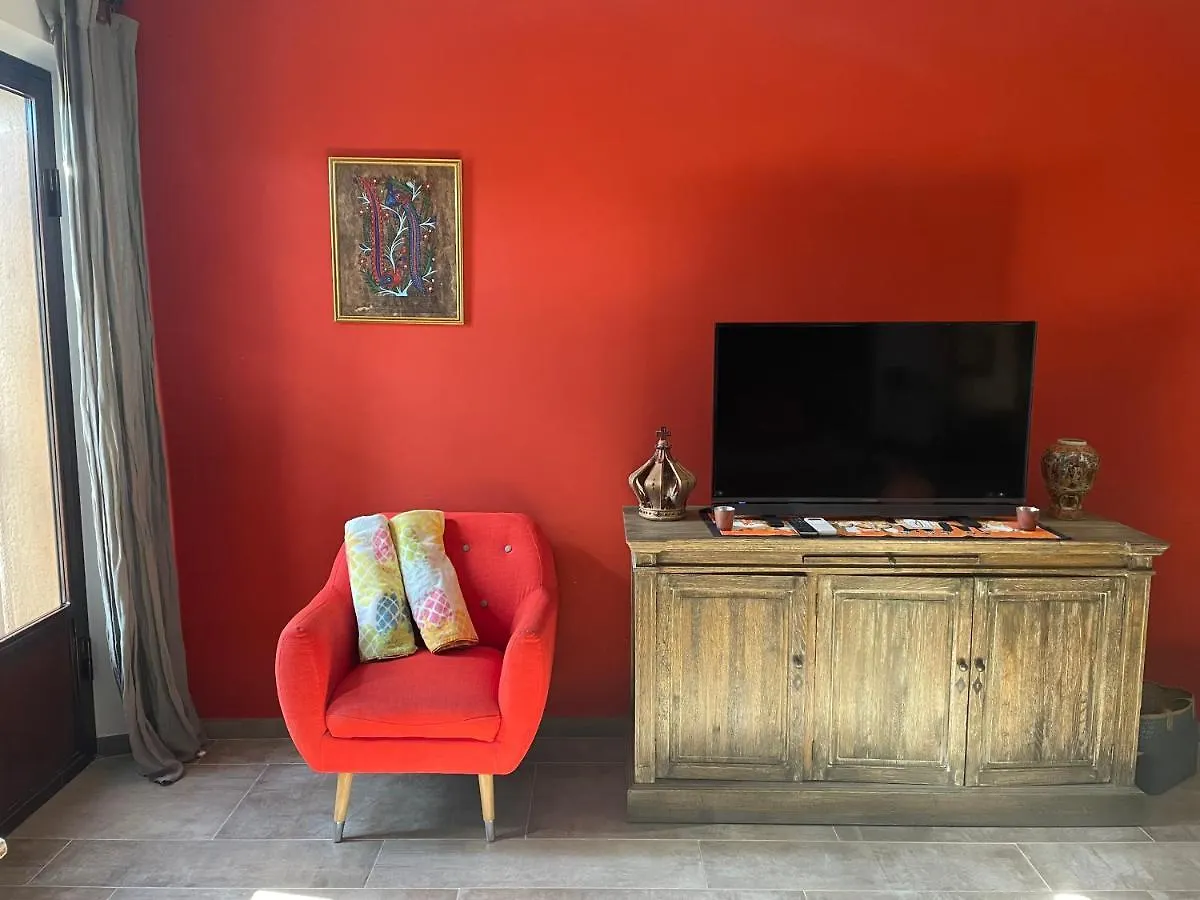 Cote Dentelles Bed & Breakfast Vacqueyras 0*,  France